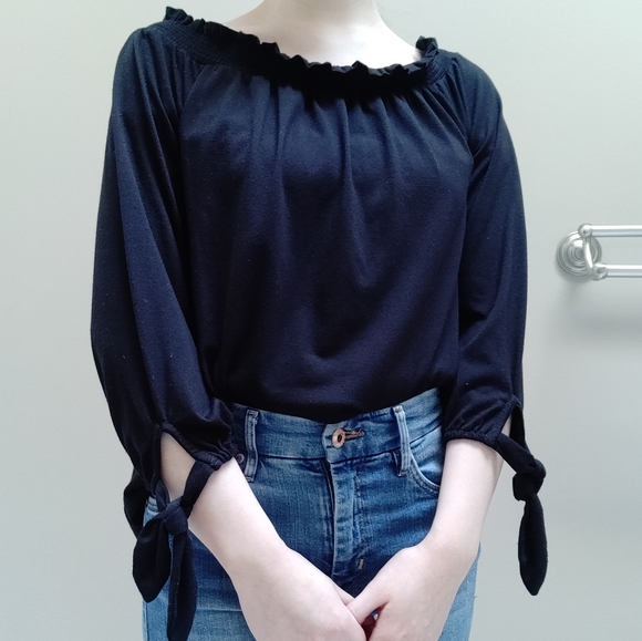 💖3/$25💖 89th & Madison Off-Shoulder Blouse - Picture 4 of 7